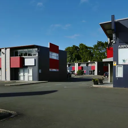 Kudos Business Suites & Airport Motel-3