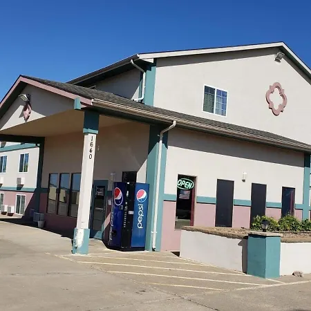 Value Inn & Suites Salina-2