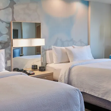 Courtyard By Marriott Petoskey At Victories Square-2