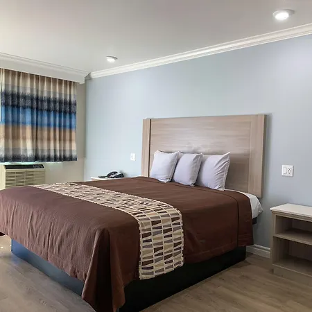 Mojave Inn-3