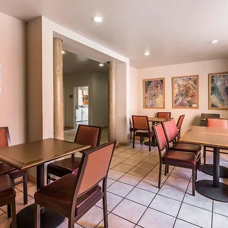 Quality Suites Moab Near Arches National Park-3
