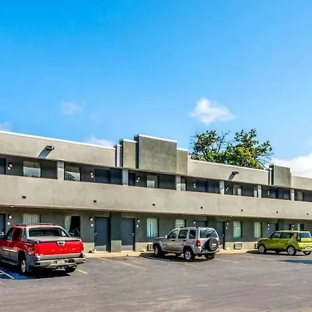Rodeway Inn Portage-2