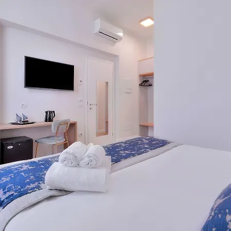 Hotel Cosmos-2