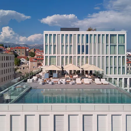 Hotel Ambasador-3