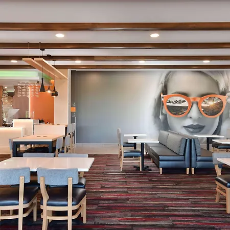 La Quinta Inn & Suites By Wyndham Wisconsin Dells- Lake Delton-2