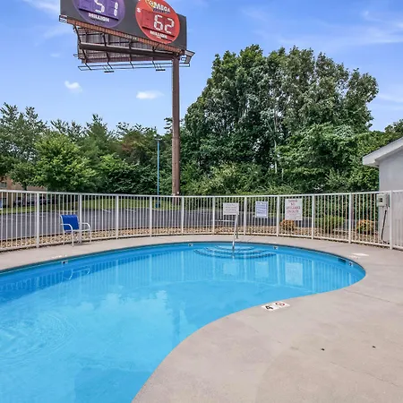 Americas Best Value Inn-Knoxville East-3