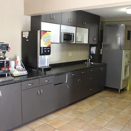 Super 8 By Wyndham Grand Forks-2