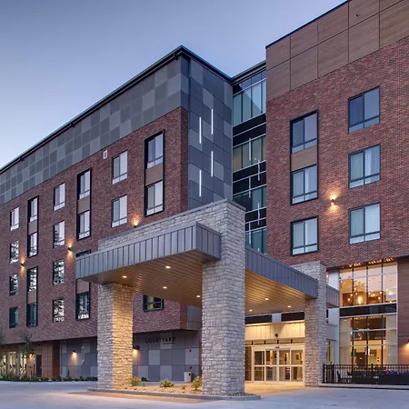 Courtyard By Marriott Iowa City University Heights-3
