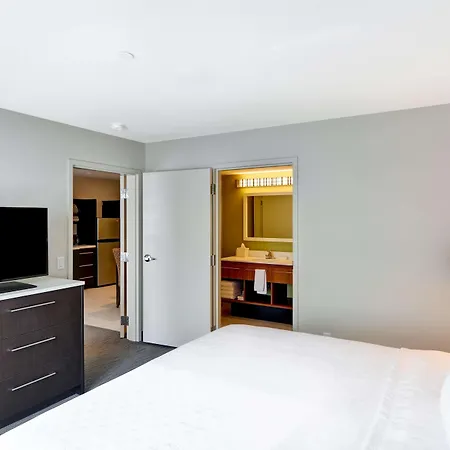 Home2 Suites By Hilton Green Bay-3
