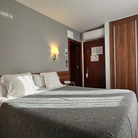 Hotel Les 7 Claus-3