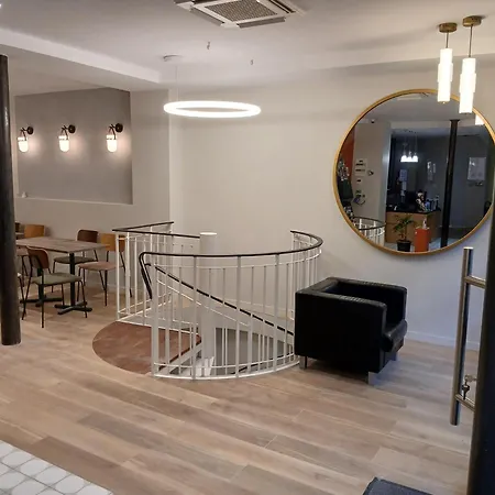 Source Hotel-3