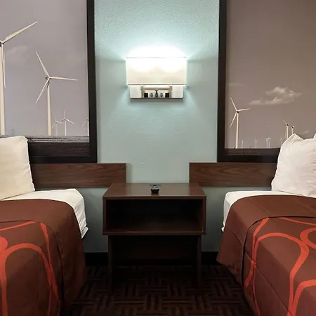 Super 8 By Wyndham Peoria-3