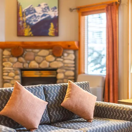 Lizard Creek Lodge-3