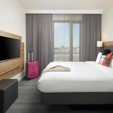 Moxy London Excel-3