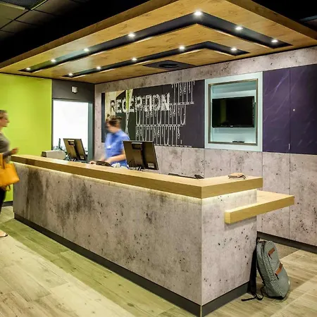 Ibis Budget Salzburg Airport - Self-Check-In-3