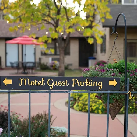 The Crest Motel-3