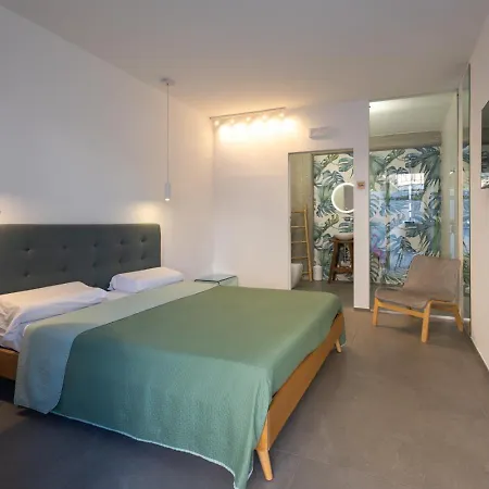 Tropicana Suite - Adults Only-2