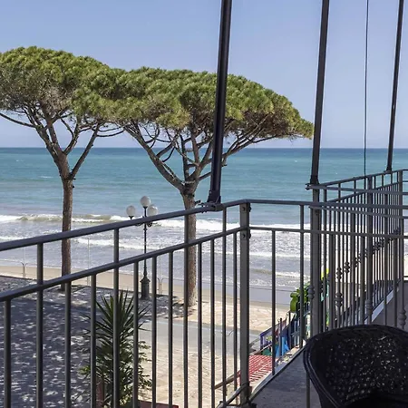 B&B HOTEL Diano Marina Palace-2