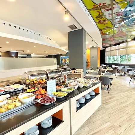 Eurohotel Barcelona Granvia Fira-3