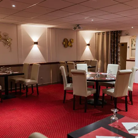 BRIT HOTEL Le Lion d'Or CHINON-3