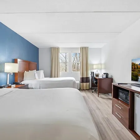 Comfort Suites Near Casinos-2