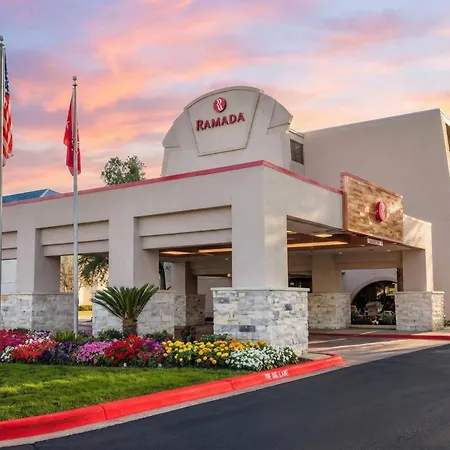 Ramada By Wyndham Austin South-2