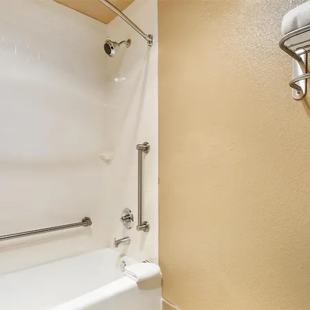Best Western Plus Garden Court Inn-2