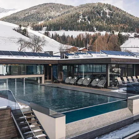 Terentnerhof 4*S Active & Lifestyle Hotel-3