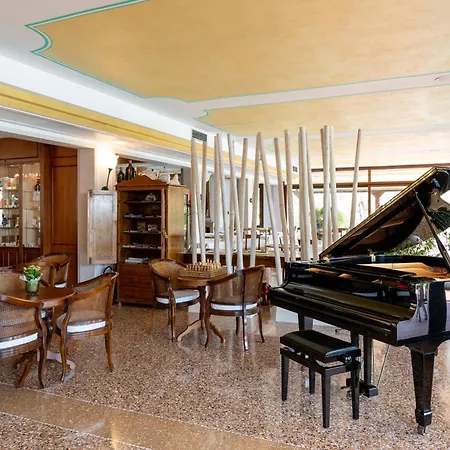 Villa Madrina Lovely&Dynamic Hotel-2
