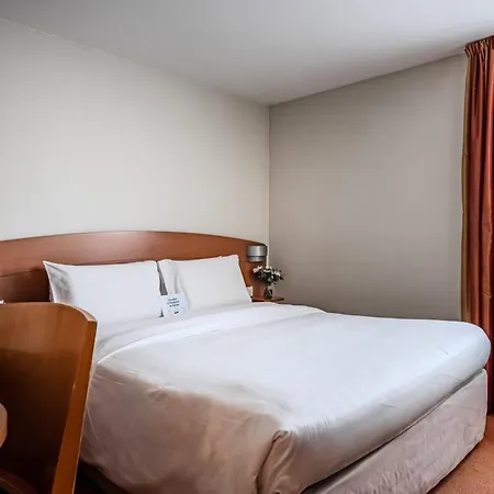Kyriad Rennes Nord Hotel-3