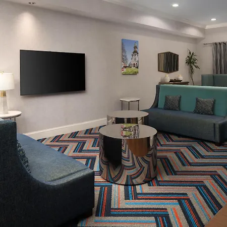 Hampton Inn & Suites Concord-Charlotte-3