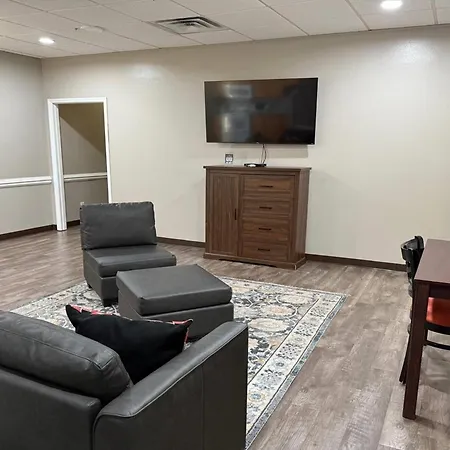 Travelodge By Wyndham Lakeland-2