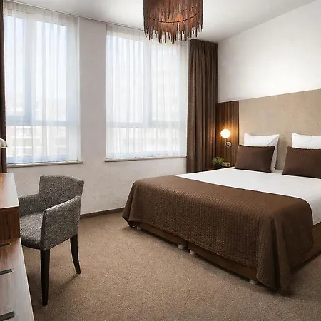 Hotel La Reine-2