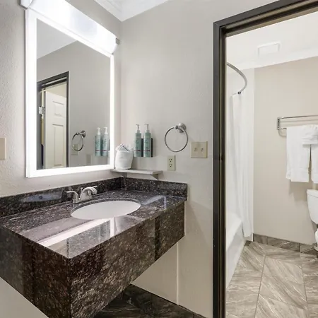 Best Western Airport Albuquerque Innsuites Hotel & Suites-3