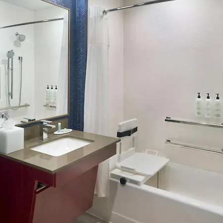 Fairfield Inn & Suites By Marriott Frederick-2