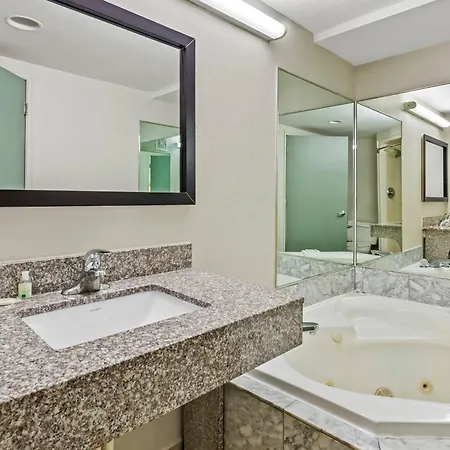 Quality Inn Hillsville-3