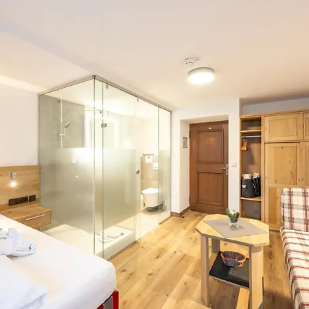 Hotel Garni Schellenberg-2