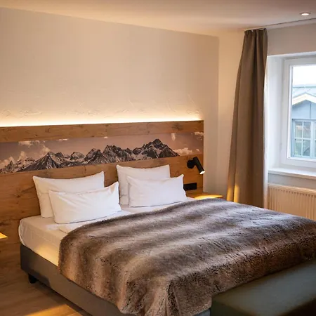 Alpin Lifestyle Hotel Loewen & Strauss-2