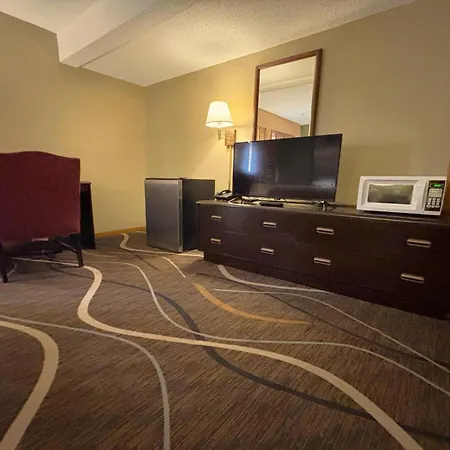 Super 8 By Wyndham Normal Bloomington-2
