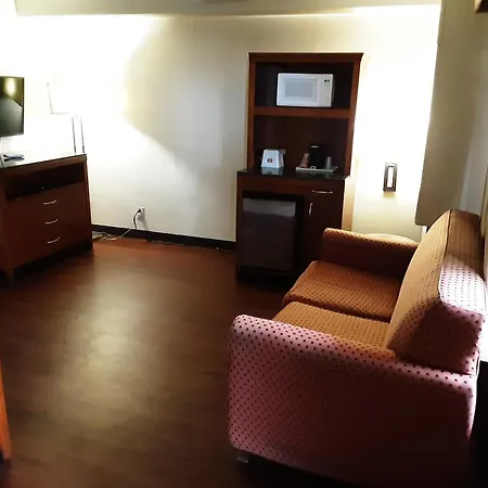 Econo Lodge Inn & Suites Griffin North-3