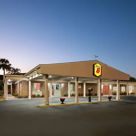 Super 8 By Wyndham Lake City-2