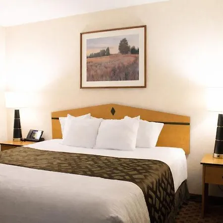 Crystal Inn Hotel & Suites - Great Falls-2