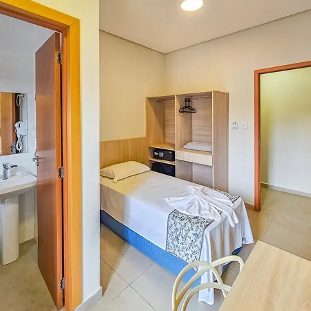 Hotel Verdes Mares-3