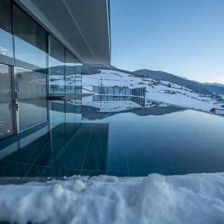 Hotel Purvita - Ski In Ski Out - Infinity Pool-3