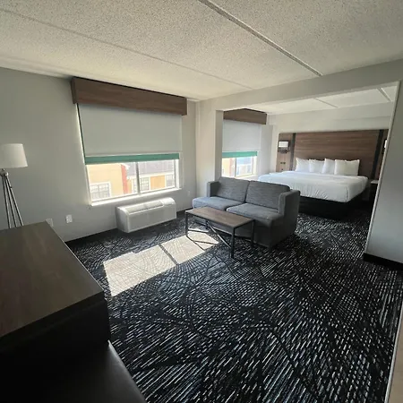 La Quinta Inn & Suites By Wyndham Duluth-Atlanta-3