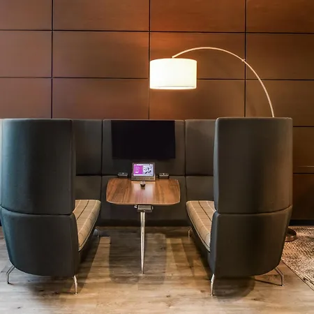 Crowne Plaza Milwaukee Airport By Ihg-3
