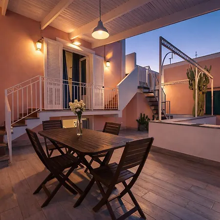 Gioia 13 Rooms & Apartments-3