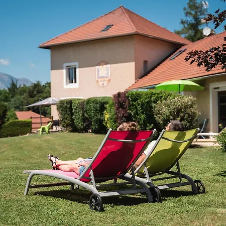 La Combe Fleurie Appartements&Chambres-2