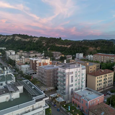 Amadei Hotel Figaro&Apartments-3