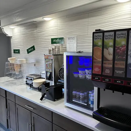 La Quinta Inn By Wyndham Farmington-3